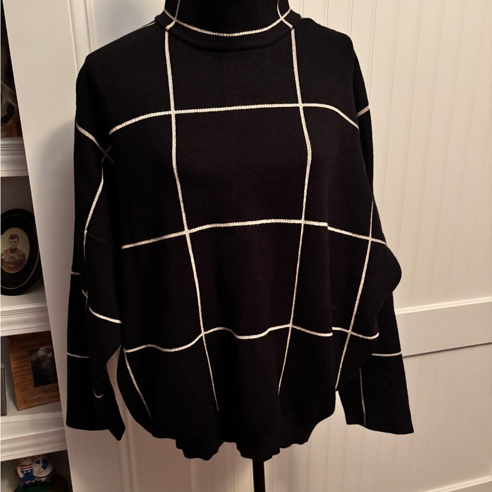 DAVI & DANI Black Turtleneck Sweater with White Windowpane Grid